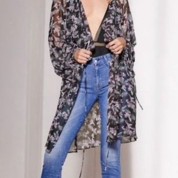 Victoria's Secret Other - ⬇️Victoria's Secret Bohemian Sheer Kimono/Robe
